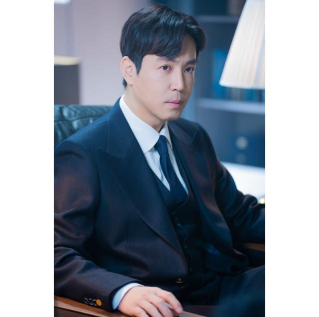 지난 22일 최원영은 서울 강남구에 위치한 사람엔터테인먼트에서 본지와 만나 MBC '금수저' 종영 인터뷰를 나눴다. MBC 제공