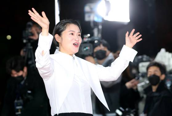 Comedian Kim Shin-young attends the red carpet event of the 2022 Blue Dragon Film Awards in western Seoul on Friday. [NEWS1]