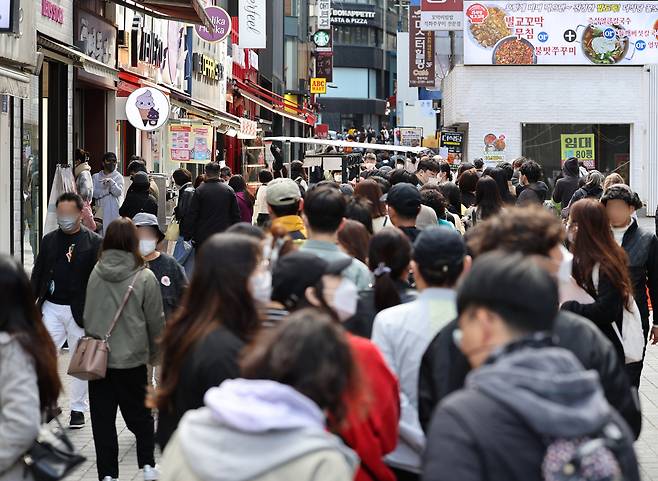 서울 명동의 한 거리.[연합]