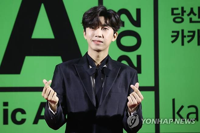 According to Melon, Lim Young-woong won Best Solo Man and Netizen Popularity as well as Artist of the Year, Album of the Year and Top 10 at the awards ceremony held at Goguryeo Sky Dome on the previous afternoon. I was in my arms.In May of this year, he released his first full-length album, IM HERO, which became a sensation, recording both charts and recordings.Lim Young-woong said, I can not imagine that the day will come when I will receive such a big prize. I keep thinking about those days. I will just be a singer who will try harder to give you more wonderful music and good music. I will.Thank you so much, he said.IVE, who made his debut in December last year and became a top girl group in a year, has won four awards including Newcomer of the Year, Best Song of the Year, Top 10 and Best Group Woman.In particular, the newcomer who attracted attention with the debut of a large new girl group this year was jointly awarded by newjins in addition to IVE.IVE said, I am thankful to everyone who has always helped me so much because I can not expect it, he said. We are about to make our debut in a year, and I am so grateful that so many people love our music and IVE.In addition, BTS (BTS) won three awards including Record of the Year, Best Group Men and Top 10.Below is a list of winners by category.Artist of the Year Lim Young-woong Album of the Year Lim Young-woong Regular 1st album IM HERO Record of the Year BTS Best Song of the Year IVE Love Dive (LOVE DIVE) New Artist of the Year IVE and newjins Top 10 IVE and Lim Young-woong and (Girls) Mel Romance and Pio and newjins and IU and NCT Dream and Seventeen and BTSBest Solo Men Lim Young-woong Best Solo Women IU Best Group Men BTS Best Group Women IVE Best Collaboration Big Natty and 10cm Lets Say Jeong Best Music Style Big Natty Best OST Mel Romance Looks Like Love Best Pop Artist Charlie PuthLyrics to Lyrics Lyrics Lyrics Lyrics Lyrics Lyrics Lyrics Lyrics Lyrics Lyrics Lyrics Lyrics Lyrics Lyrics Lyrics Lyrics Lyrics Lyrics Lyrics Lyrics Lyrics Lyrics Lyrics Lyrics Lyrics Lyrics Lyrics Lyrics Lyrics Lyrics Lyrics Lyrics Lyrics Lyrics Lyrics Lyrics Lyrics Lyrics Lyrics Lyrics Lyrics Lyrics Lyrics Lyrics Lyrics Lyrics Lyrics Lyrics Lyrics Lyrics Lyrics Lyrics Lyrics Lyrics Lyrics Lyrics Lyrics Lyrics Lyric I swear to God, I swear to God, I swear to God, I swear to God.