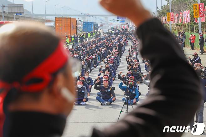 총파업 동참한 화물연대 노조원들/뉴스1 ⓒ News1