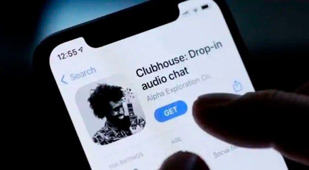 음성 기반 소셜미디어 ‘클럽하우스’의 스마트폰 앱.