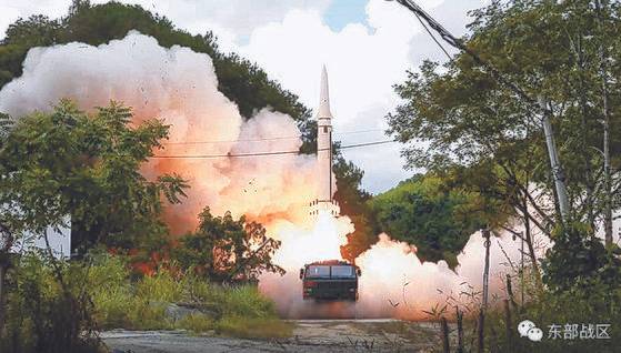 중국, 대만 포위훈련 개시 ... “둥펑 미사일 최소 11발 발사”
