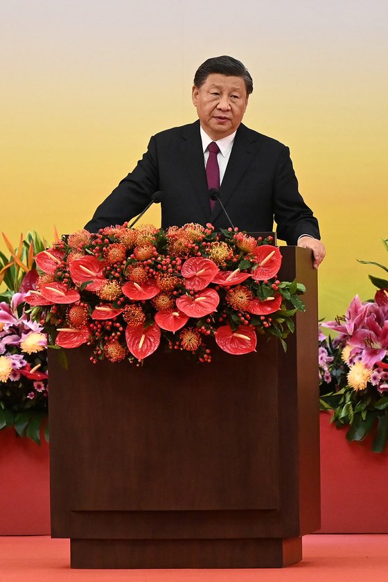시진핑 주석이 홍콩 반환 25주년 기념식에서 연설하고 있다. [로이터=연합]