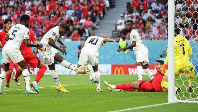 28일 오후(현지시간) 카타르 알라이얀의 에듀케이션 시티 스타디움에서 열린 2022 카타르 월드컵 조별리그 H조 2차전 대한민국과 가나의 경기. 전반 한국 선수들이 먼저 실점한 뒤 아쉬워 하고 있다. 2022.11.28&nbsp; 연합뉴스