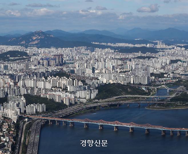 서울 도심 상공에서 바라본 성동구 지역 아파트 단지 모습. 한수빈 기자