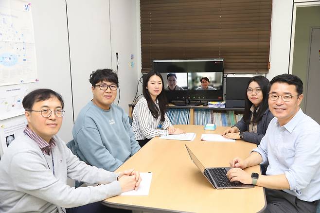 이번 연구를 수행한 생명연, 포스텍 공동연구진.[한국생명공학연구원 제공]