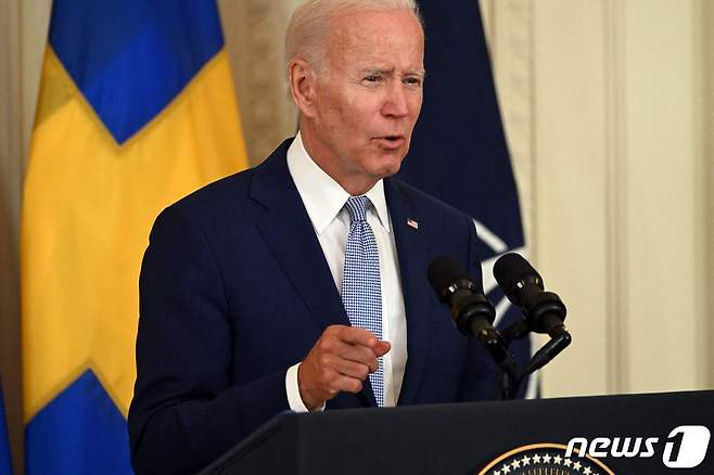 조 바이든 미국 대통령이 지난 8월9일(현지시간) 워싱턴 백악관에서 열린 핀란드와 스웨덴의 나토 가입을 지지하는 비준안 서명식서 연설을 하고 있다. ⓒ AFP=뉴스1 ⓒ News1 우동명 기자