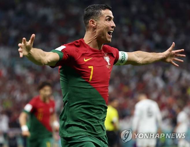 우루과이 전에서 자신의 골인 줄 알고 크게 환호하는 호날두(연합뉴스)