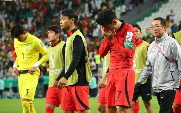 2-3으로 가나전에 패한 한국 대표팀이 아쉬워하고 있다. 사진=연합뉴스