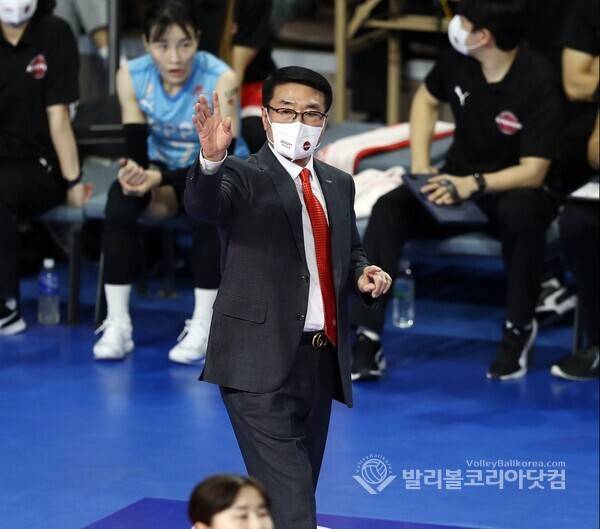 페퍼저축은행 김형실감독.