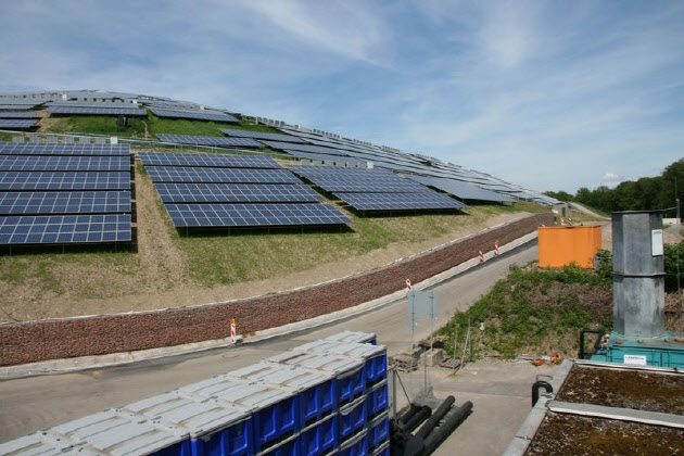 프라이부르크시의 쓰레기 매립장에 설치된 태양광 발전소 아이첼벅 에너지 마운틴(Energieberg Eichelbuck)의 모습.사진=ASF