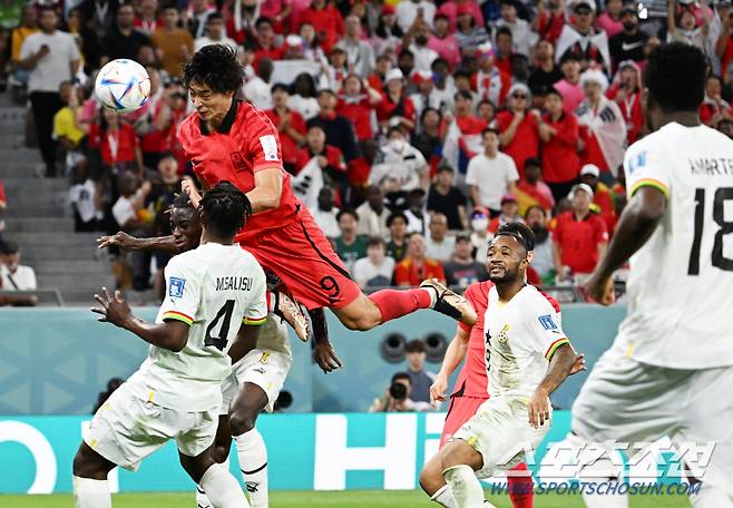 축구대표팀이 28일 오후 알라이얀의 에듀케이션 시티 스타디움에서 가나와 경기를 펼쳤다. 후반 조규성이 동점골을 넣고 있다. 알라이얀(카타르)=송정헌 기자songs@sportschosun.com/2022.11.28/