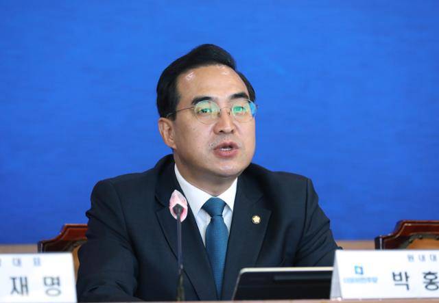 박홍근 더불어민주당 원내대표가 30일 오전 서울 성동구청에서 열린 현장 최고위원회의에서 발언하고 있다. 뉴시스