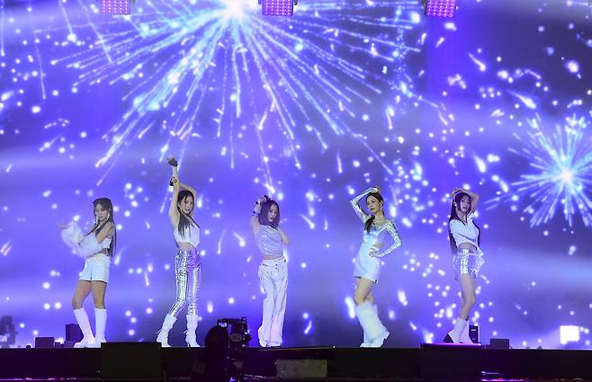 K-pop girl group Kara performs Tuesday at the 2022 Mama Awards at the Kyocera Dome in Osaka, Japan. (Mama Awards)