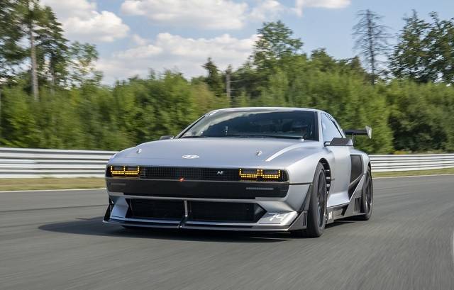 현대차 'N 비전 74'가 영국 유력 자동차 전문 매체 탑기어가 주관하는 '2022 탑기어 어워즈'에서 '올해의 인기 차량'으로 선정됐다. /현대차그룹 제공