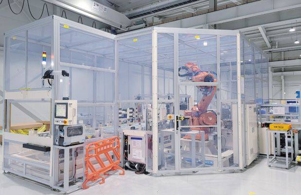 톱텍이 생산하는 배터리 완제품 적재 공정./톱텍 제공