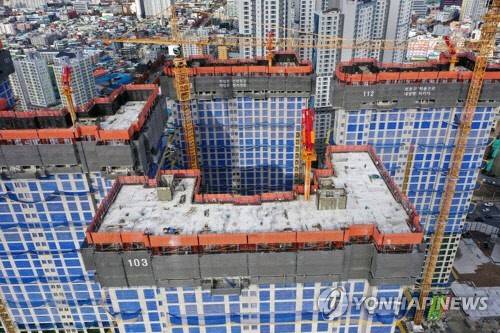 화물연대 파업에 콘크리트 타설 중단. 사진 연합뉴스