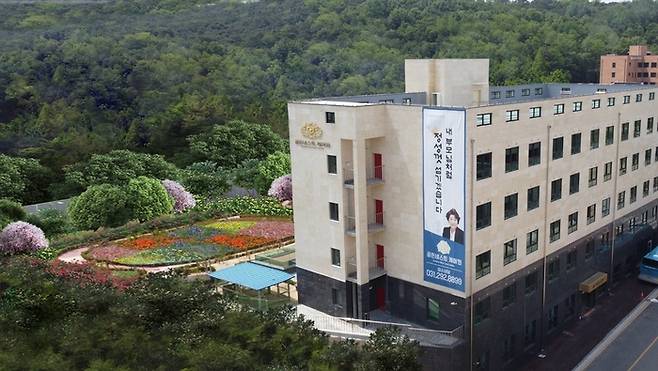 <사진설명 : 골든네스트케어 요양원 전경>