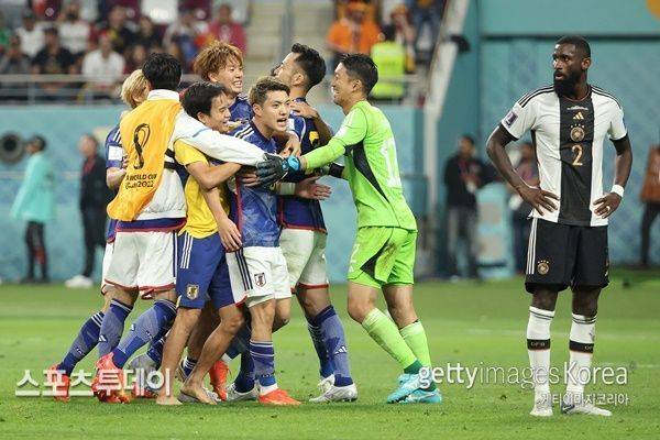 일본 선수단(파란색 유니폼) / 사진=Gettyimages 제공