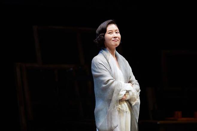 연극_광부화가들에서 헬렌 역을 맡은 배우 문소리. 사진제공 = 씨제스