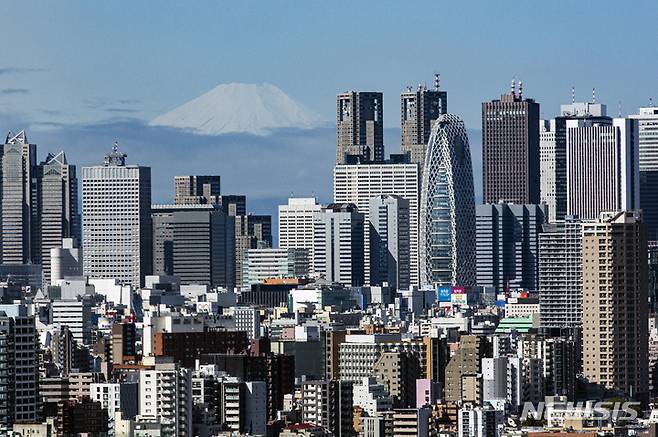 [도쿄=AP/뉴시스]일본 기업 자료 사진. 2022.12..02.