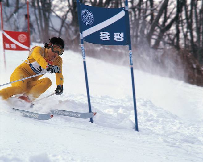 스키가 생소하던 1970년대부터 지속적으로 국제대회를 열어 동계 올림픽의 초석을 마련했다.  