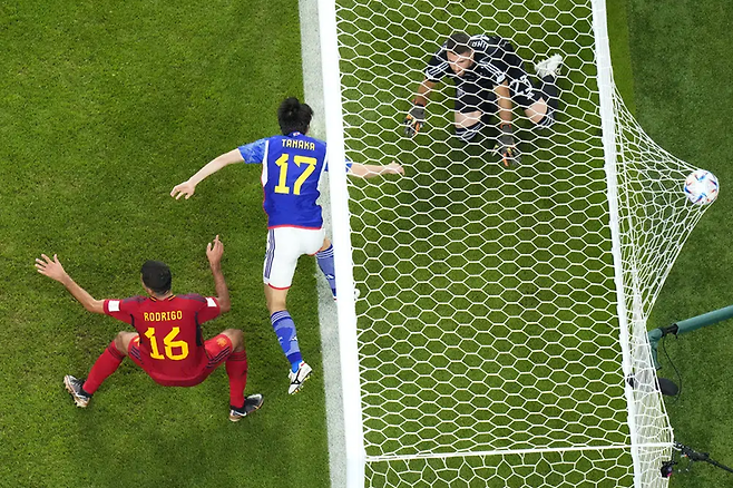 일본과 스페인과의 조별리그 3차전 경기에서 일본이 후반 6분 골을 넣어 역전승했다 / 사진 = AP