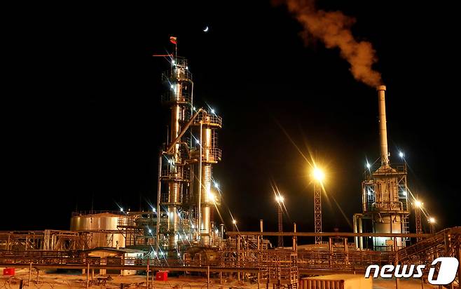 러시아 이르쿠츠 석유 생산 공장. ⓒ 로이터=뉴스1