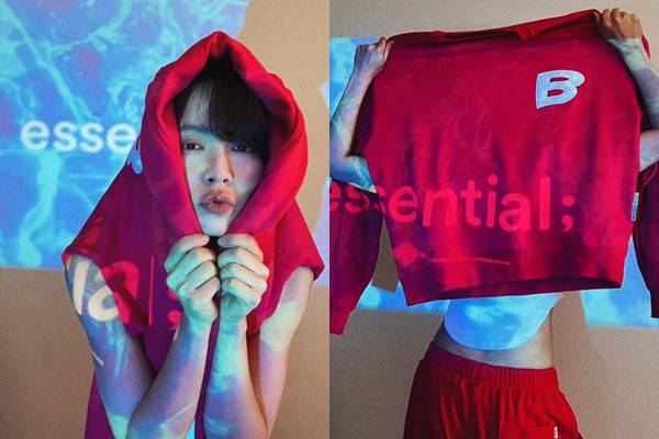 배우 송지효가 슬랜더 몸매를 뽐내며 반전 매력을 선사했다. /사진=송지효 인스타그램