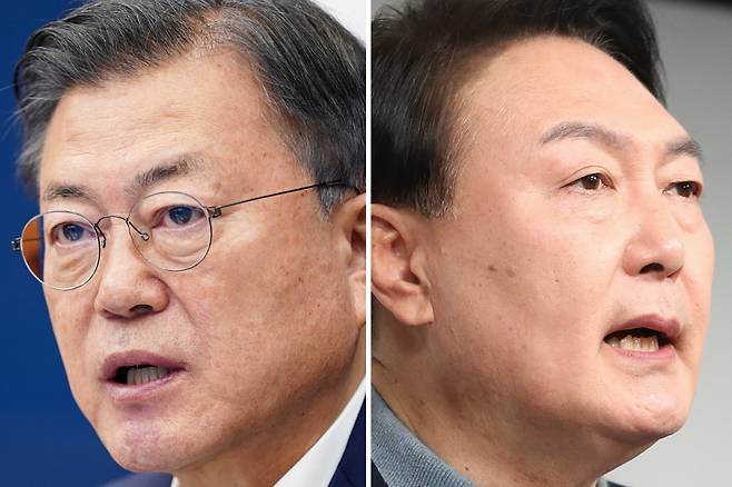 문재인 전 대통령(왼)이 서해 공무원 피격 사건을 계기로 윤석열 대통령을 향한 강도 높은 비판을 내놓고 있다. ⓒ 시사저널