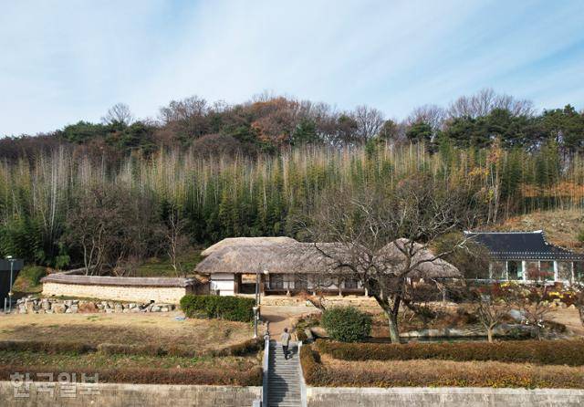 익산 여산면의 가람 이병기 생가. 초가지만 제법 규모가 큰 양반 가옥이다.