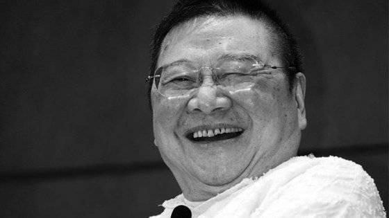 지난 2007년 홍콩 북페어에 참석한 유명 작가 니쾅(倪匡·예광)의 모습 사진 홍콩 명보