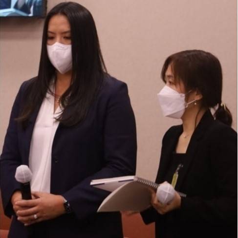 킴벌리 린 창 멘데스 나이키코리아 사장과 통역사 〈제공: 홍정민 의원실〉