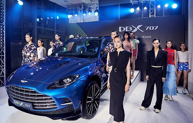 애스턴마틴 서울이&nbsp;국내 판매를 시작한&nbsp;'애스턴마틴 DBX707 태극 에디션'의 세부 내용을 발표했다.