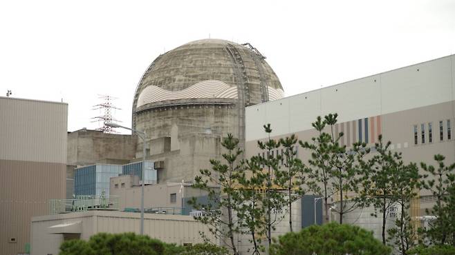 신한울 원자력 발전소 1호기 전경.