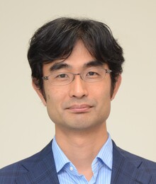 일본의 농업사학자 후지하라 다쓰시 교토대 인문과학연구소 교수. 교토대 누리집 갈무리