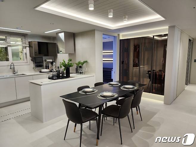 철산자이 더 헤리티지 전용 84㎡A 타입 유니트.(제공=GS건설)ⓒ 뉴스1