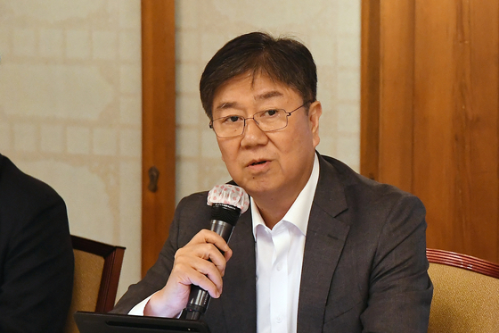 Kim Dae-ki, President Yoon Suk-yeol’s chief of staff, speaks in a meeting in Seoul on Oct. 3. [NEWS1]
