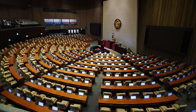 국회 본회의장 전경. 한국일보 자료사진