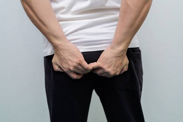 고혈압, 심장병 등 기저질환이 있다면 일반의약품 치질약도 신중히 선택해야 한다. /게티이미지뱅크