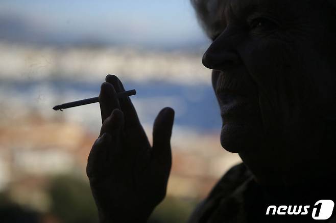 13일(현지시간) 뉴질랜드 정부가 2009년 1월1일 이후 출생자에게 담배 판매를 금지하는 새로운 금연법을 통과시켰다. ⓒ AFP=뉴스1 ⓒ News1 이서영 기자