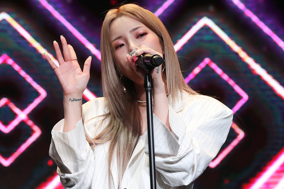 Singer Heize [YONHAP]