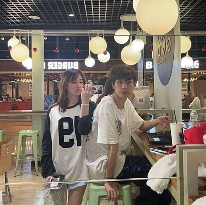 전종서, 이충현 감독