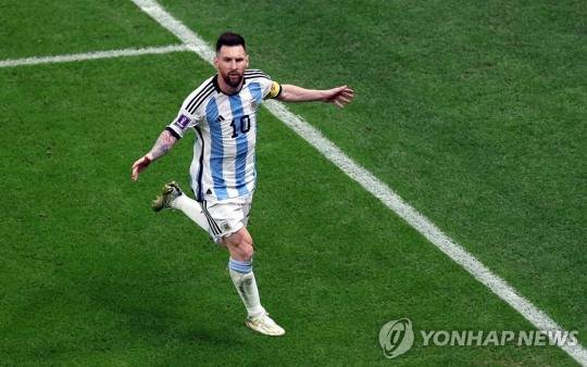 '슈퍼스타'의 건재함을 과시하고 있는 메시 [사진=연합뉴스]