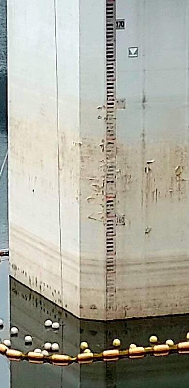 12일 오후 전남 화순 이서면 동복댐. 광주의 주요 식수원인 동복댐 취수탑 부근은 저수율 30%대가 깨지면서 호수의 바닥 흙이 드러나 있었다. 취수탑도 오랫동안 물에 잠겨 있었던 부분까지 수면 위로 고스란히 드러났다. 취수탑 수위는 만수위와 비교해 10m이상 내려가 있었다. ⓒ시사저널 정성환