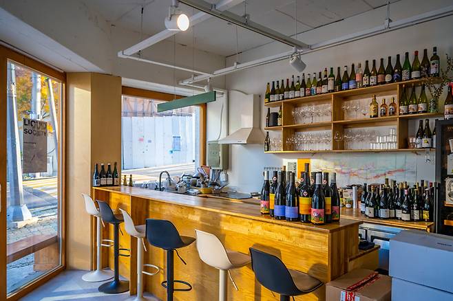 성북천 와인숍 르퐁. [자료 = 서울관광재단]