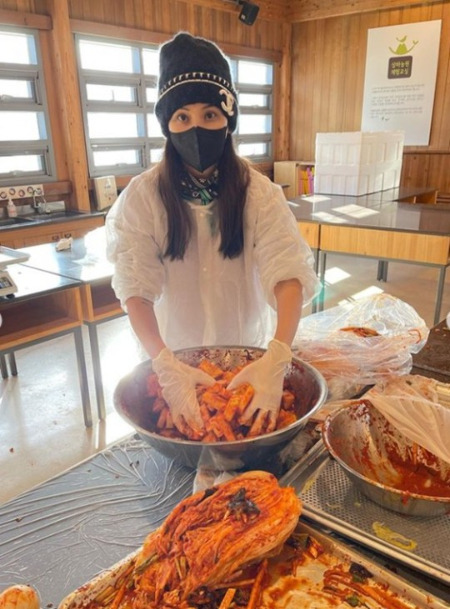 배우 고소영이 김장 김치를 담그는 모습을 공개했다./사진=고소영 인스타그램