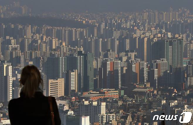사진은 11일 서울 남산에서 바라본 아파트 모습. 2022.12.11/뉴스1 ⓒ News1 송원영 기자