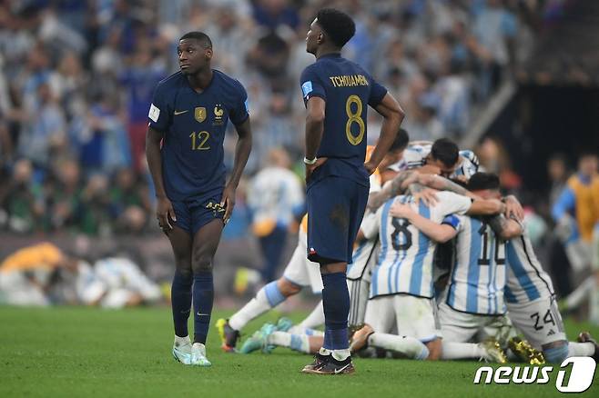 프랑스 축구대표팀 미드필더 오렐리앵 추아메니(8번). ⓒ AFP=뉴스1